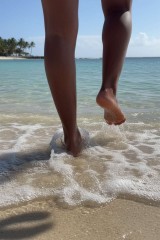 male beach feet 01